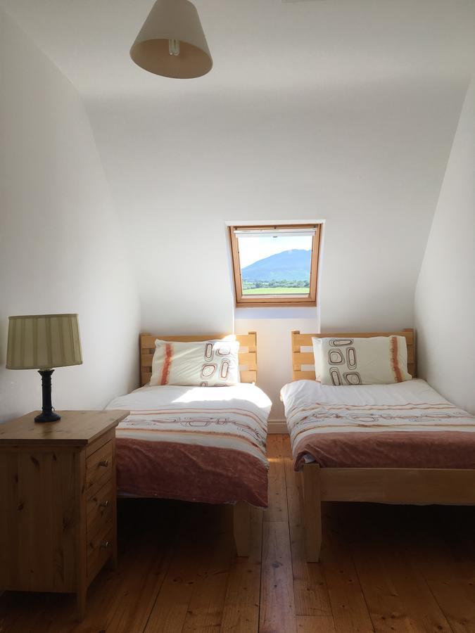 O'Connors Guesthouse Faha  エクステリア 写真