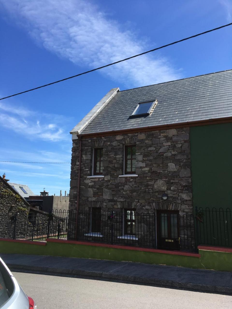 O'Connors Guesthouse Faha  エクステリア 写真