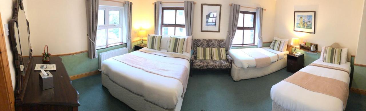 O'Connors Guesthouse Faha  エクステリア 写真