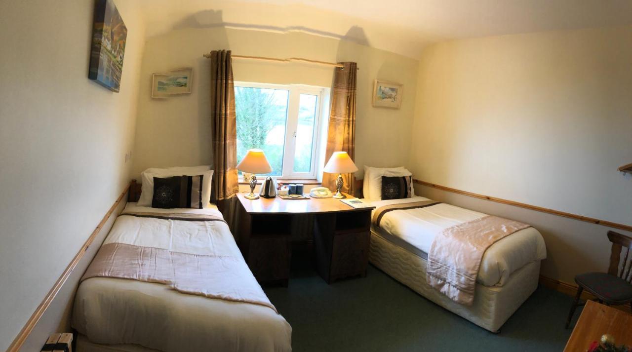 O'Connors Guesthouse Faha  エクステリア 写真